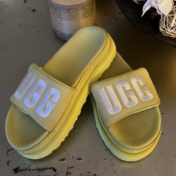 UGG slides! - Picture 6 of 7